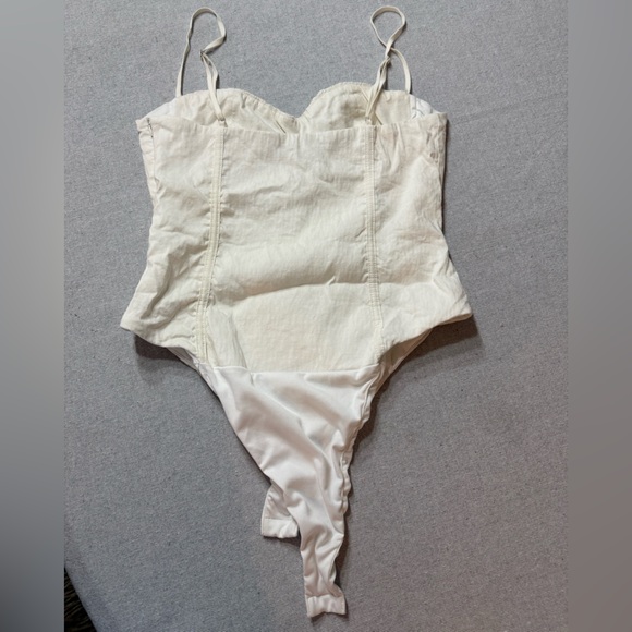 Zara Bodysuit - Picture 2 of 5